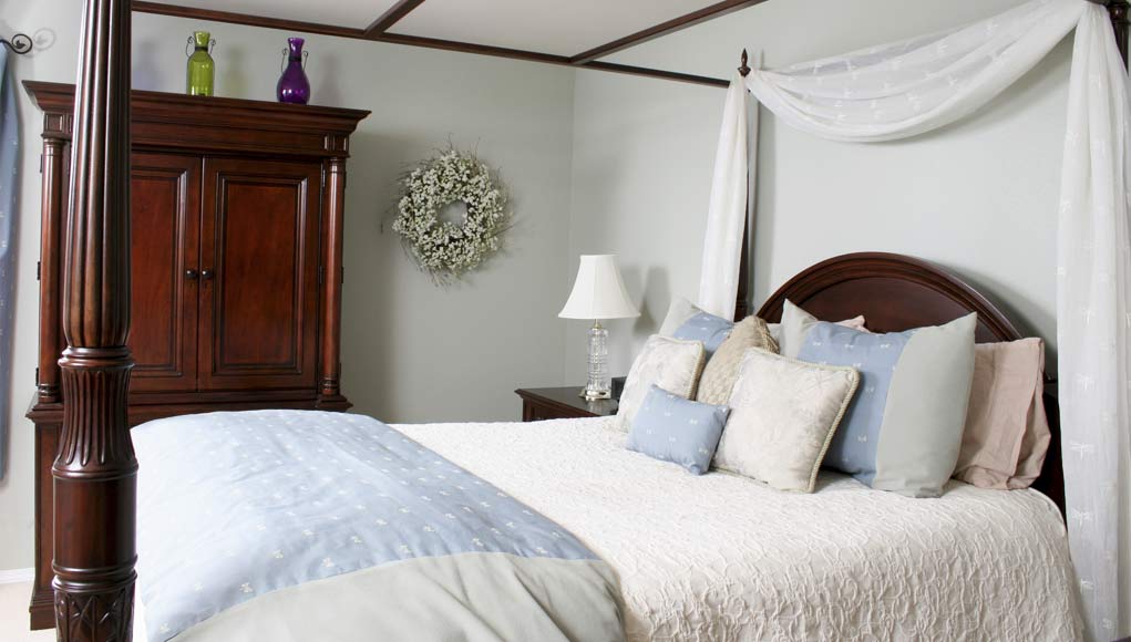 8 Stress Relieving Paint Colors... 8 Stress Relieving Paint Colors...