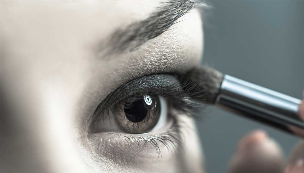 10 Makeup Mistakes That Can Age You 10 Makeup Mistakes That Can Age You