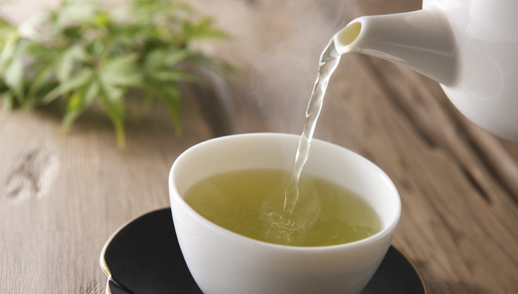 6 Super Anti-Aging Benefits of Green Tea