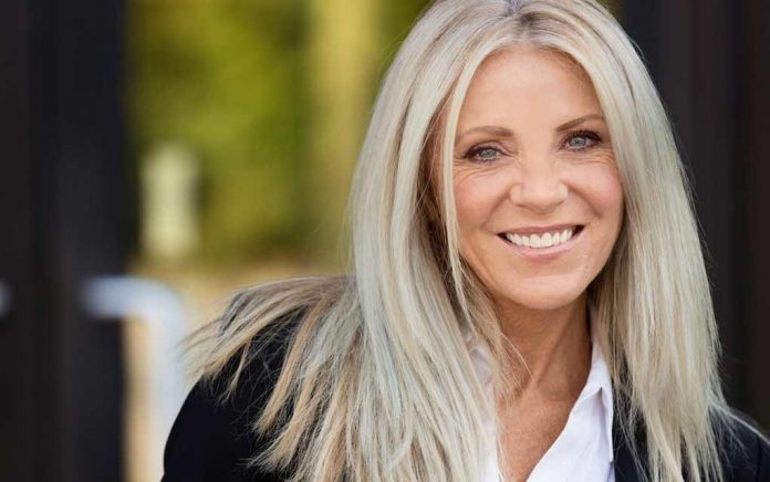 5-Best-Shampoos-for-Gray-Hair 5 Best Shampoos for Gray Hair