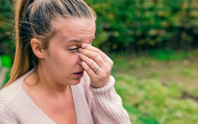Itchy-Eyes-Runny-Nose-X-Natural-Ways-to-Curb-Allergies